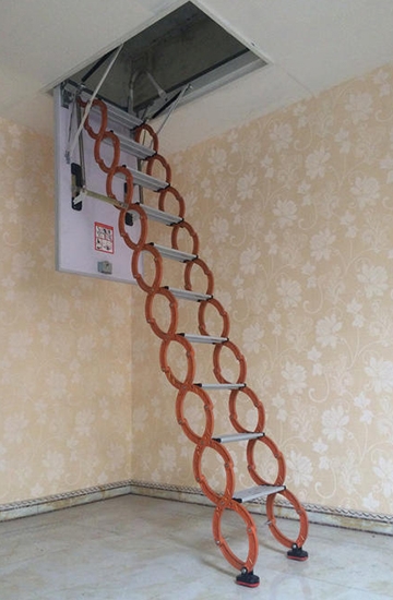 河南厂家：如何选择适合阁楼的电动伸缩楼梯？